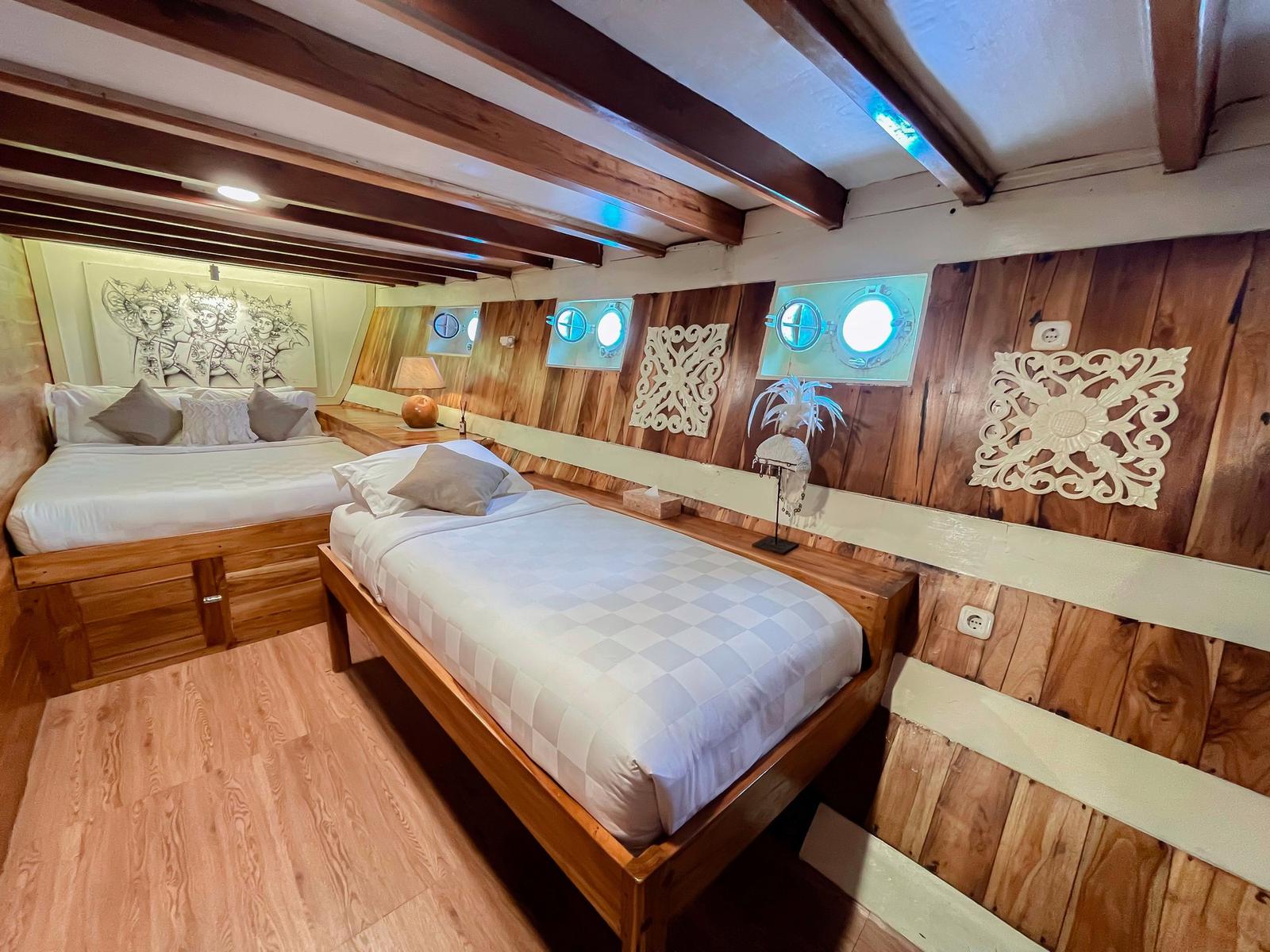 Balinese Room – Vinca Deluxe Phinisi