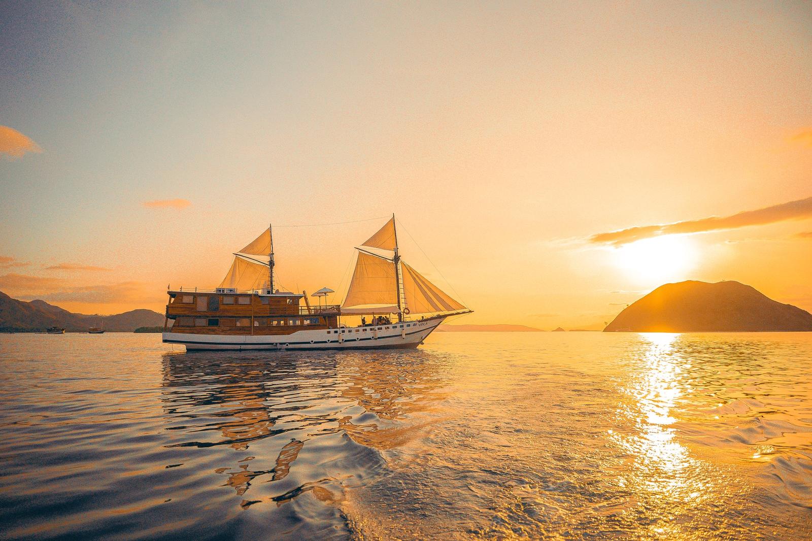Where we anchor at night in Komodo: the captain decides, and why